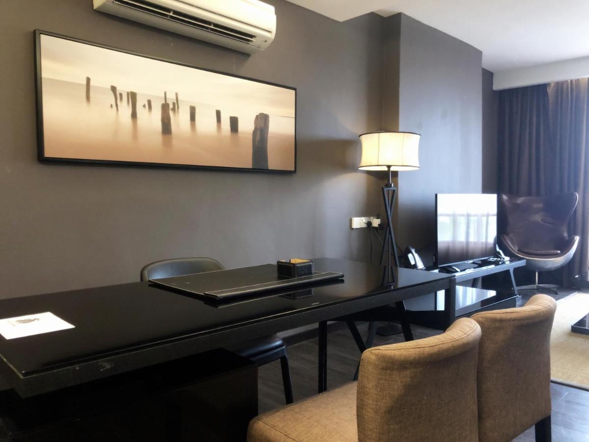 M Roof & Residences Hotel
